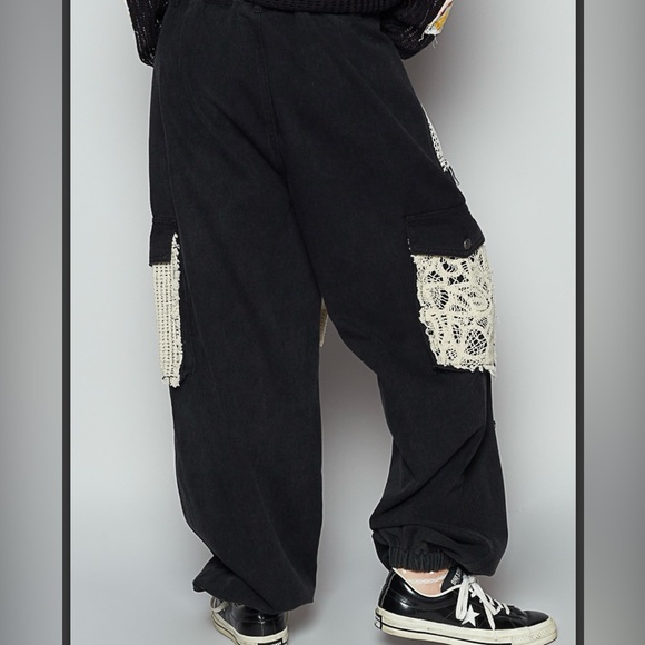 POL Black Distressed Pant with Crochet Details.Stylish vintage wash & patchwork - Picture 4 of 7